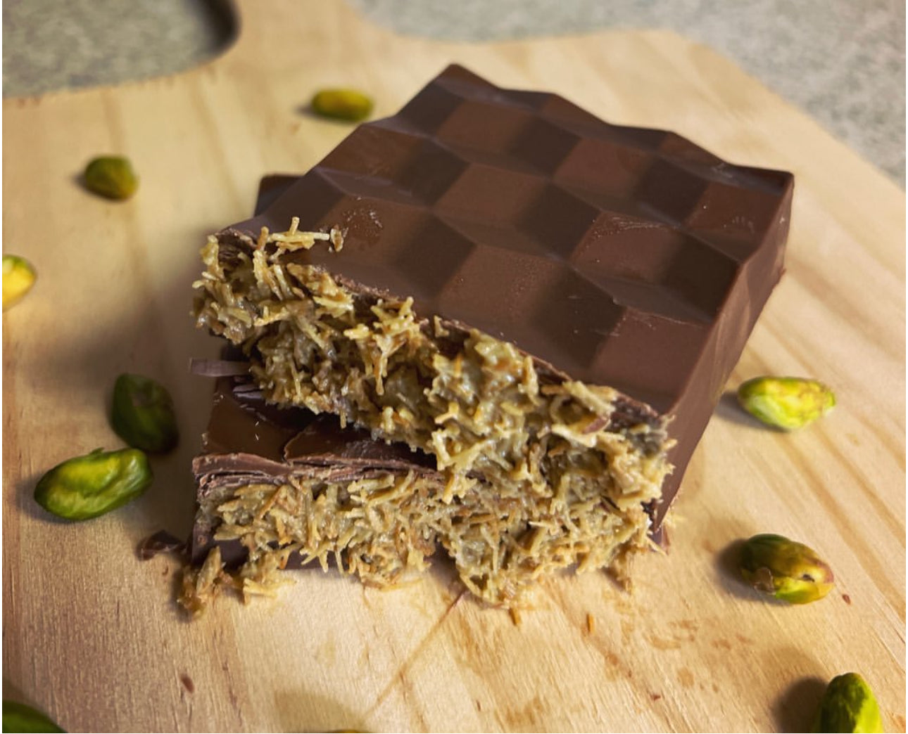 Large Pistachio Dubai Chocolate Bar