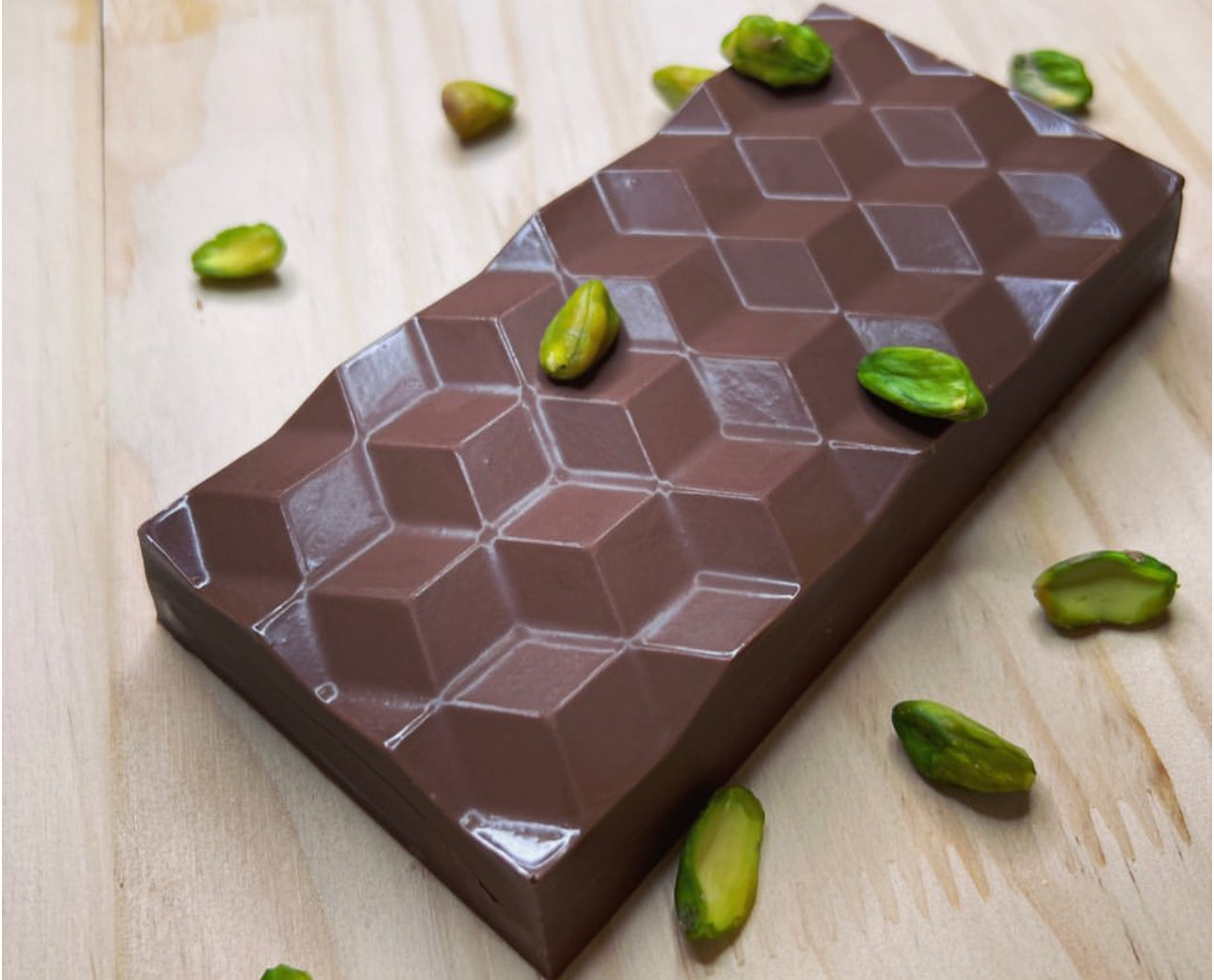 Large Pistachio Dubai Chocolate Bar